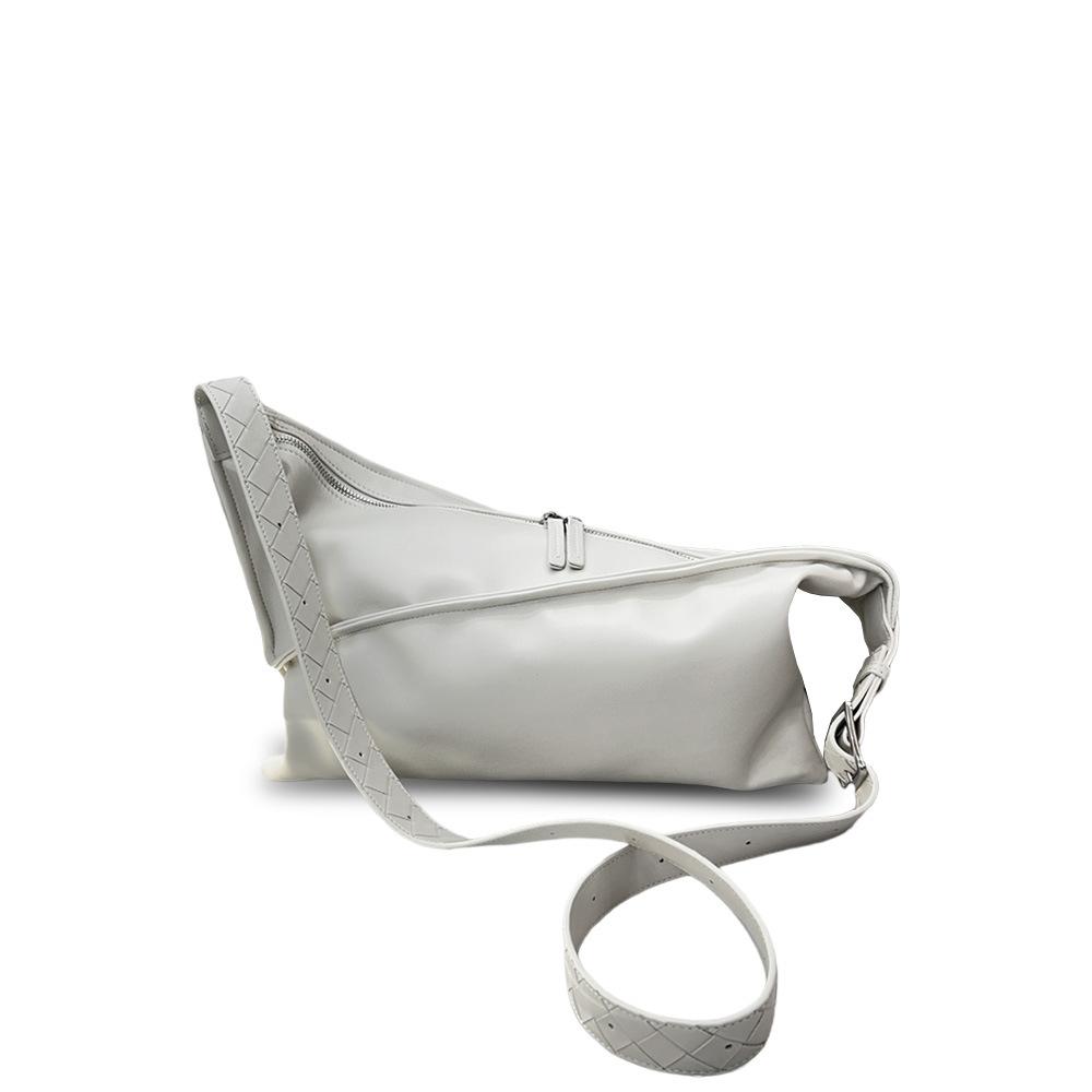 

2025 cross-border new woven leather big bag fashion trend Korean version underarm shoulder crossbody bag men and women the same style 38*2*30 CM