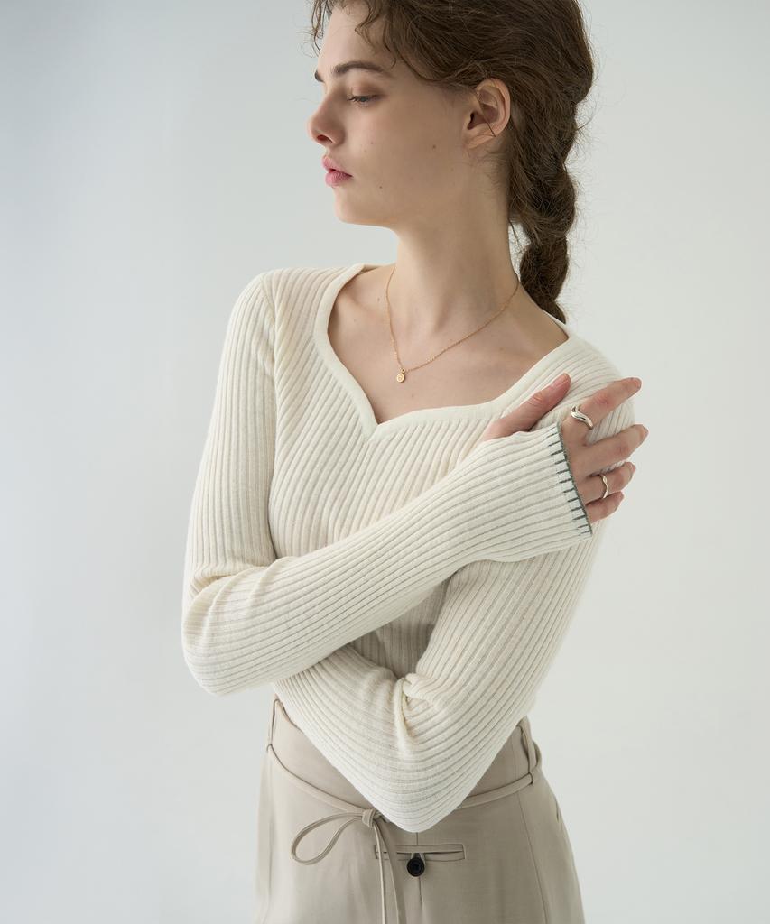 Deuloupisumeon Heart Neck Ribbed Slim Knit Top [Brown]