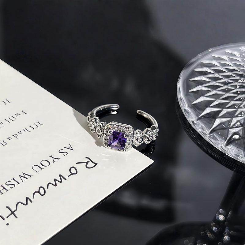 Square Sugar Ring: Women's Luxurious Gemstone Stackable Ring – Geometric Design Cool Style Accessory