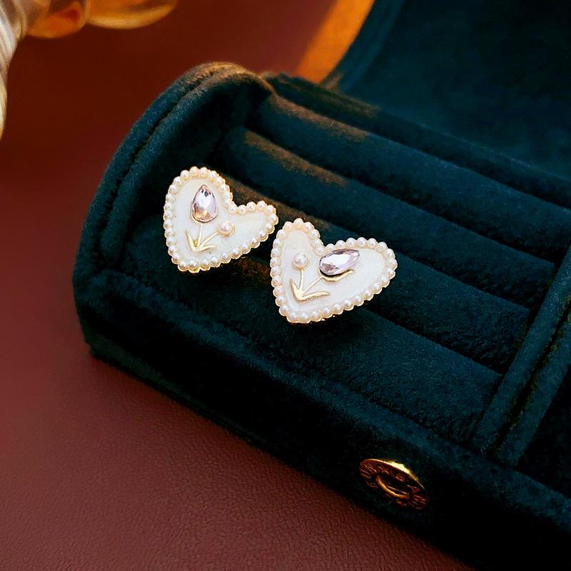 Medieval Vintage Silver Needle Earrings, Temperament Light Luxury Court Style Pearl Earrings Versatile High-end Retro Earrings