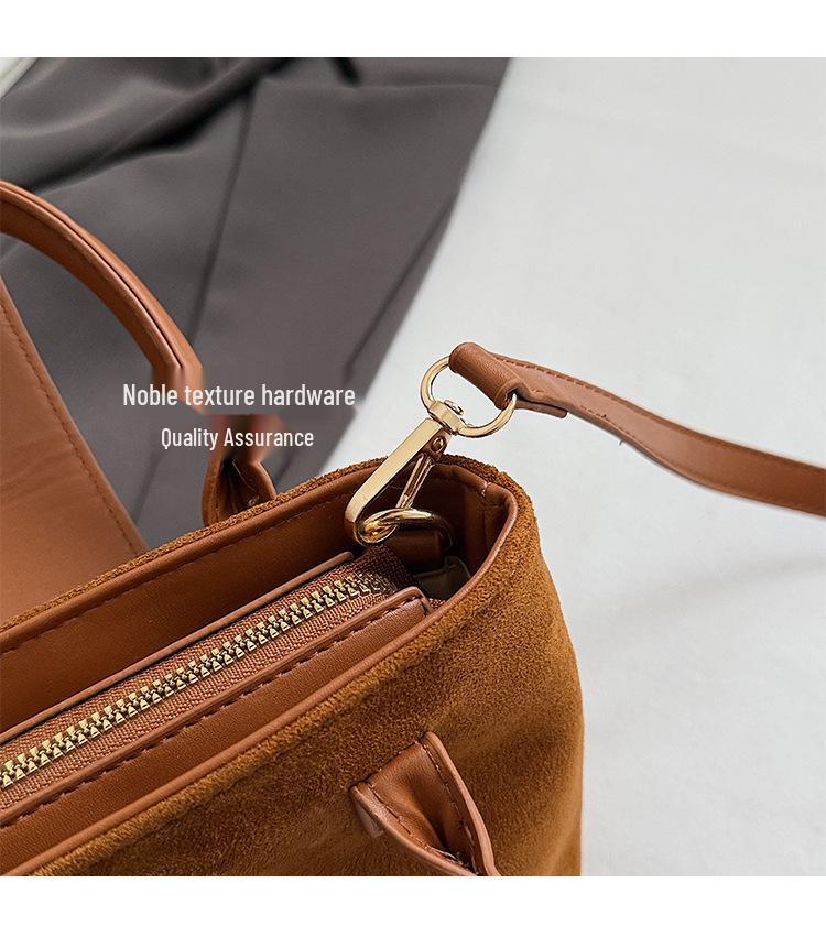 Sweet & Trendy 2025 Cute Plush Bucket Bag