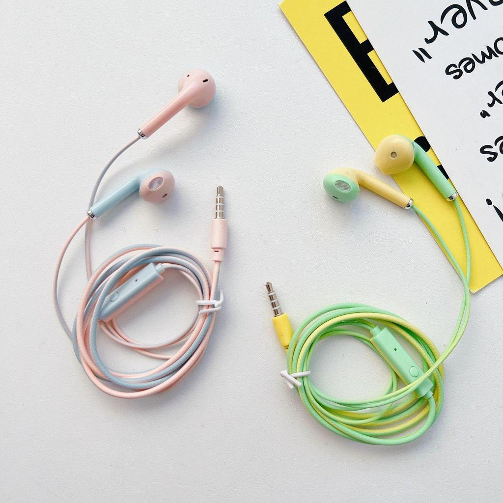 Macaron Two-Tone Heavy Bass In-Ear Wired Earphones: Universal Earplugs for Students