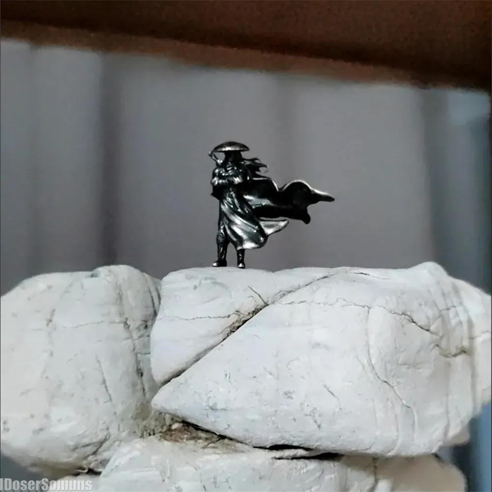 1:64 Copper Chinese Kung Fu Swordsman Figure Desk Decoration Fairy Garden Miniatures for Plant Decoration Sand Table Layout Gift
