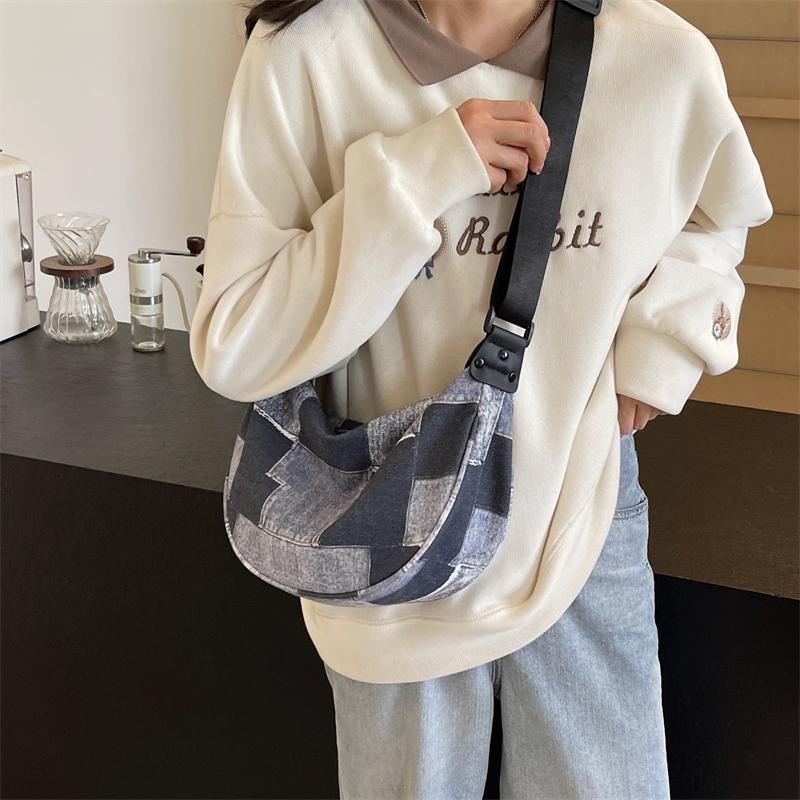 Джинсовая сумка в клетку женская сумка на плечо подмышками сумка на плечо сумка синий — фото 15