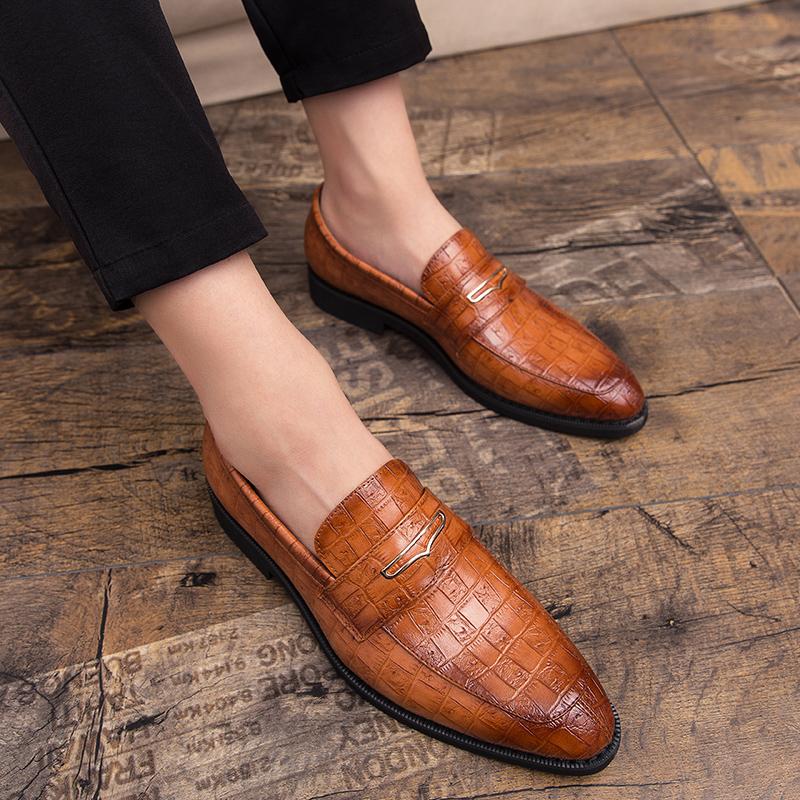 Fashion Spring Autumn Hot Selling Trendy Red Men's Leather Casual Shoes Massage Sole Loafers Shoes Versatile Men's Work Business Shoes