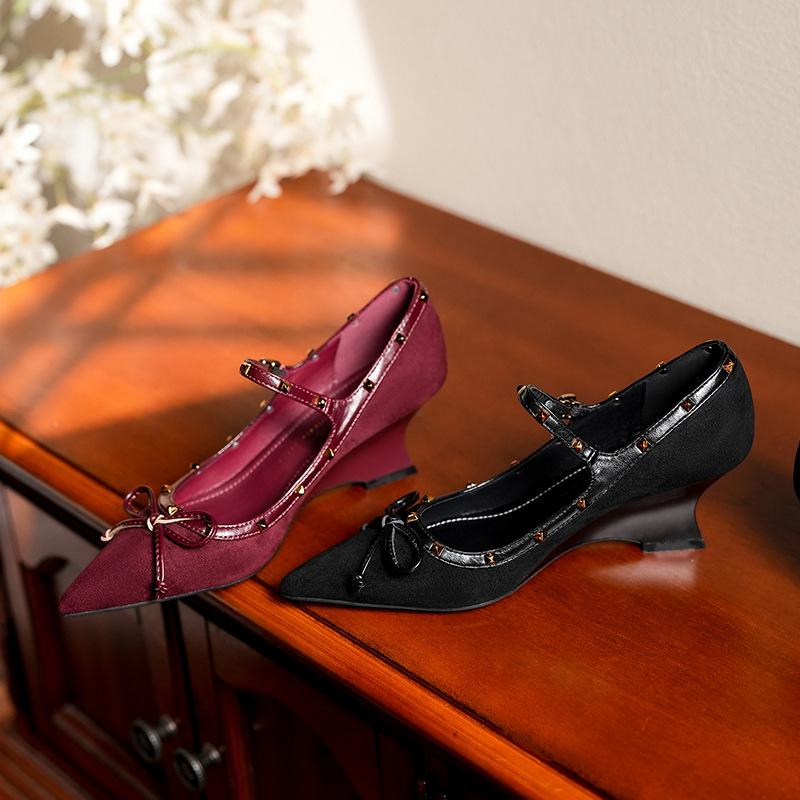 1828-3 Wedge heel sheepskin rivets one-word buckle strap single shoes pointed French temperament bow Mary Jane shoes