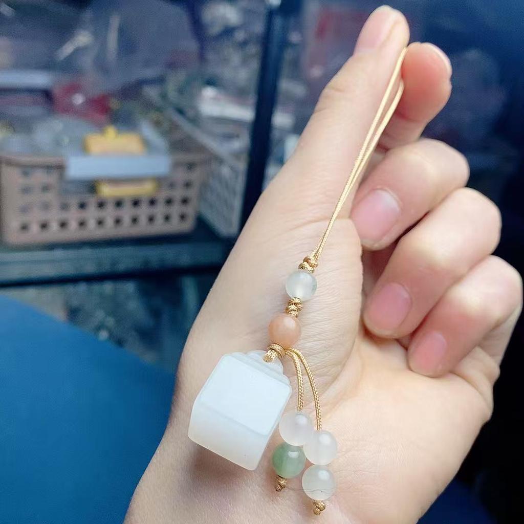 Tianshan Jade Heart Mobile Charm: Elegant Unisex Phone Pendant