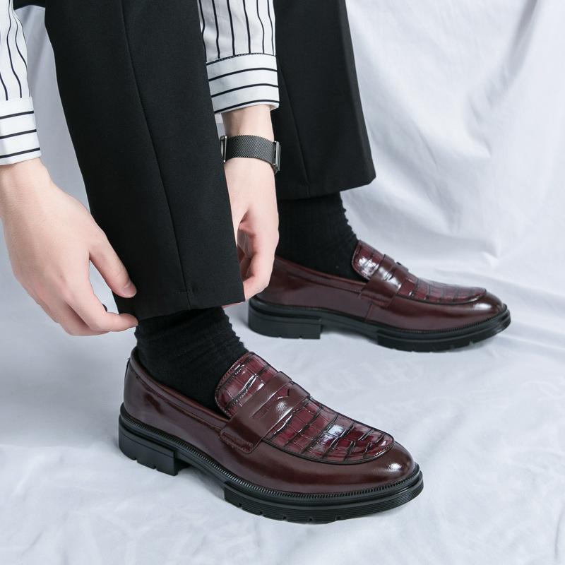 Large size leather shoes 2025 spring and autumn men's lazy business dress groom wedding shoes burgundy