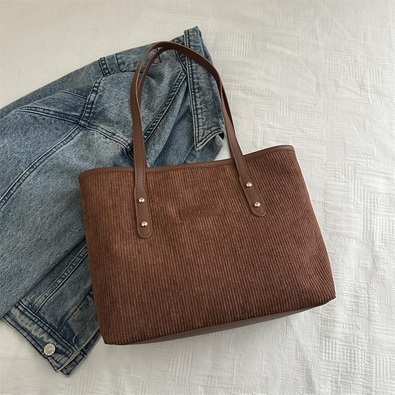 

Bags, handbags, autumn and winter new trendy versatile shoulder bags, fashionable and popular contrasting colors, handbags for women коричневий