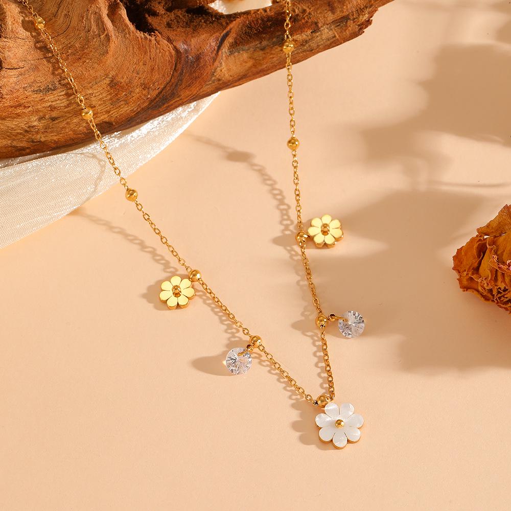 Stainless Steel Daisy Necklace with Rhinestones - Non-Fading, Versatile Design for Women