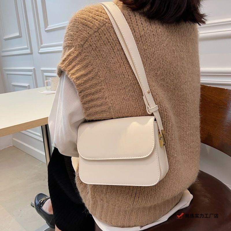Premium Small Bag New Versatile Retro Small Square Bag Autumn and Winter Simple and Fashionable Shoulder Messenger Bag