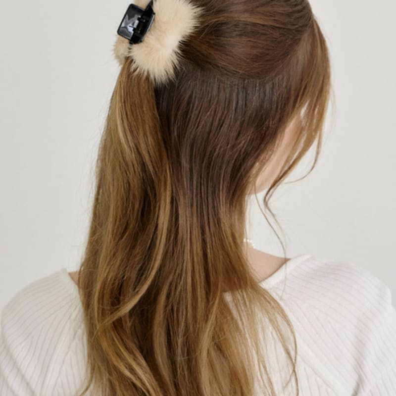 

NUOY Mink Fur Hair Clip (4 Colors) brown