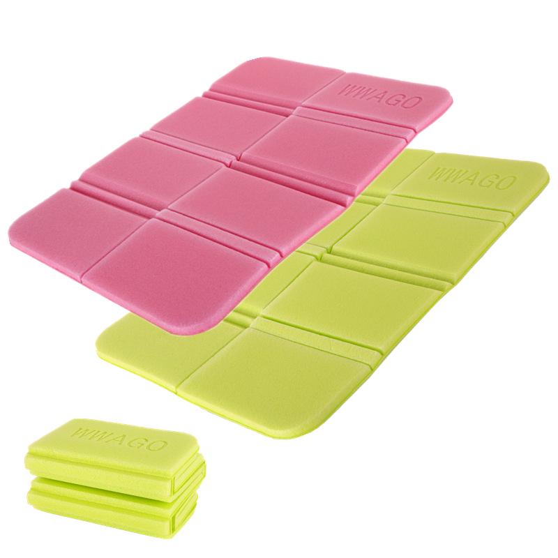 Waterproof & Stain-proof Outdoor Folding Mat: 20% Off - Perfect for Camping, Park, and Beach!
