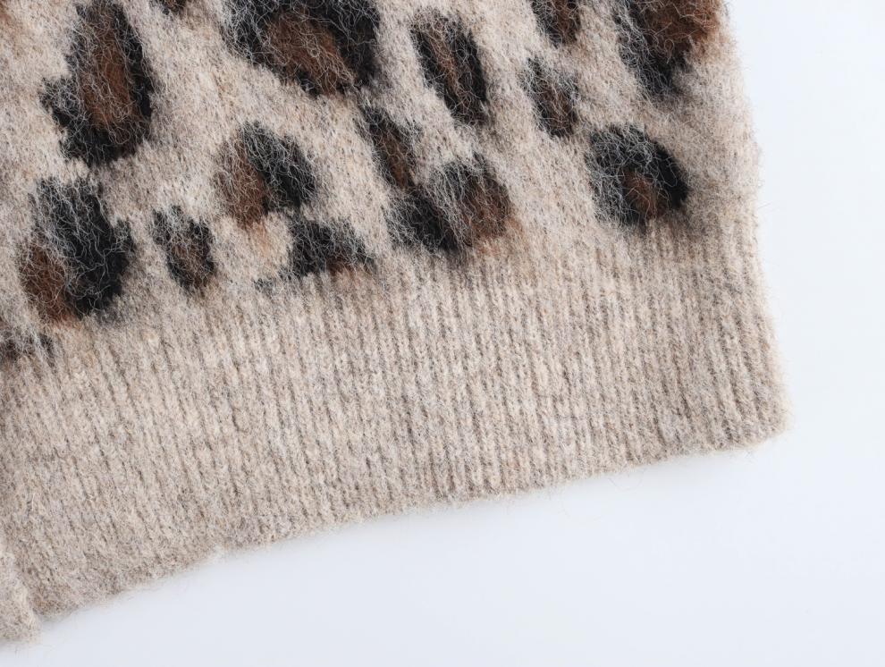 Leopard Print Round Neck Ribbed Knit Cardigan - European & American Style