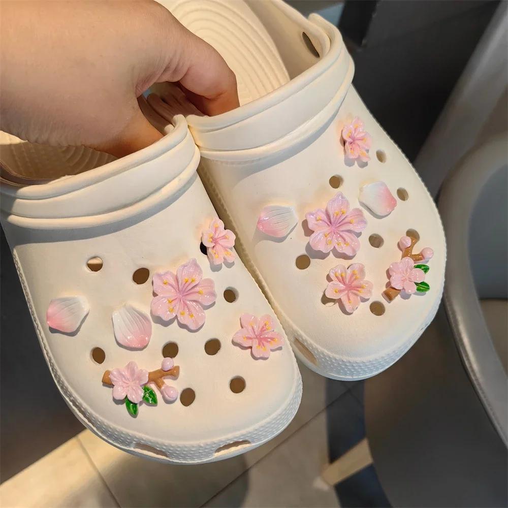 Designer Style Cute Purple Flower Shoe Charms DIY Decor for Girls Boys Women Clogs Summer Fashion Accessories Party Gifts