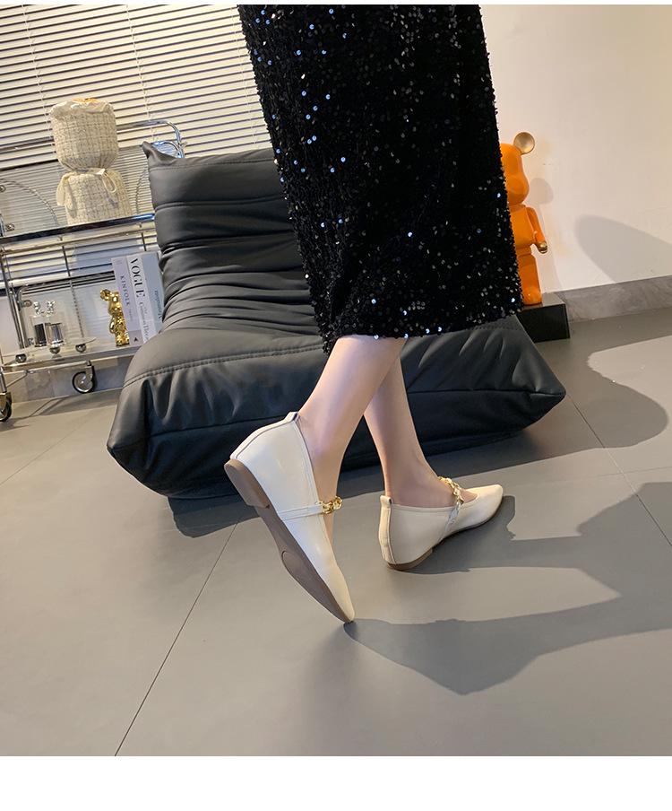 Women's Winter Fashion White Shoes with Hidden Heel for a Slimmer Look