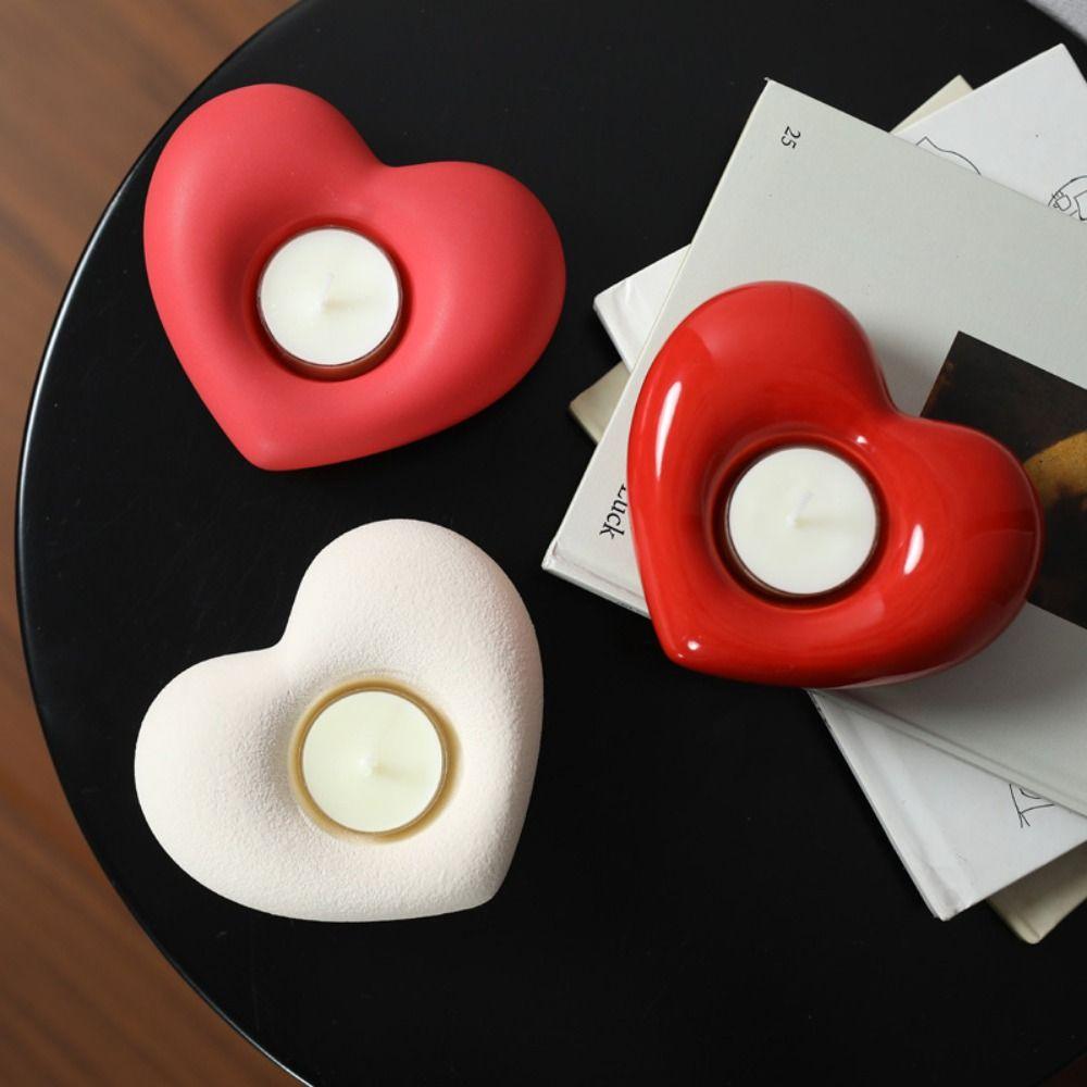 Red/White Color Heart Shaped Candle Holders Ceramic Material Romantic Candle Stand  Dining Table
