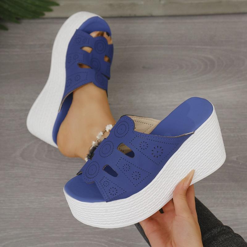 Large-size Platform Slippers for Women, New Arrivals in Spring and Summer, Fashionable and Versatile, Comfortable and Lightweight.