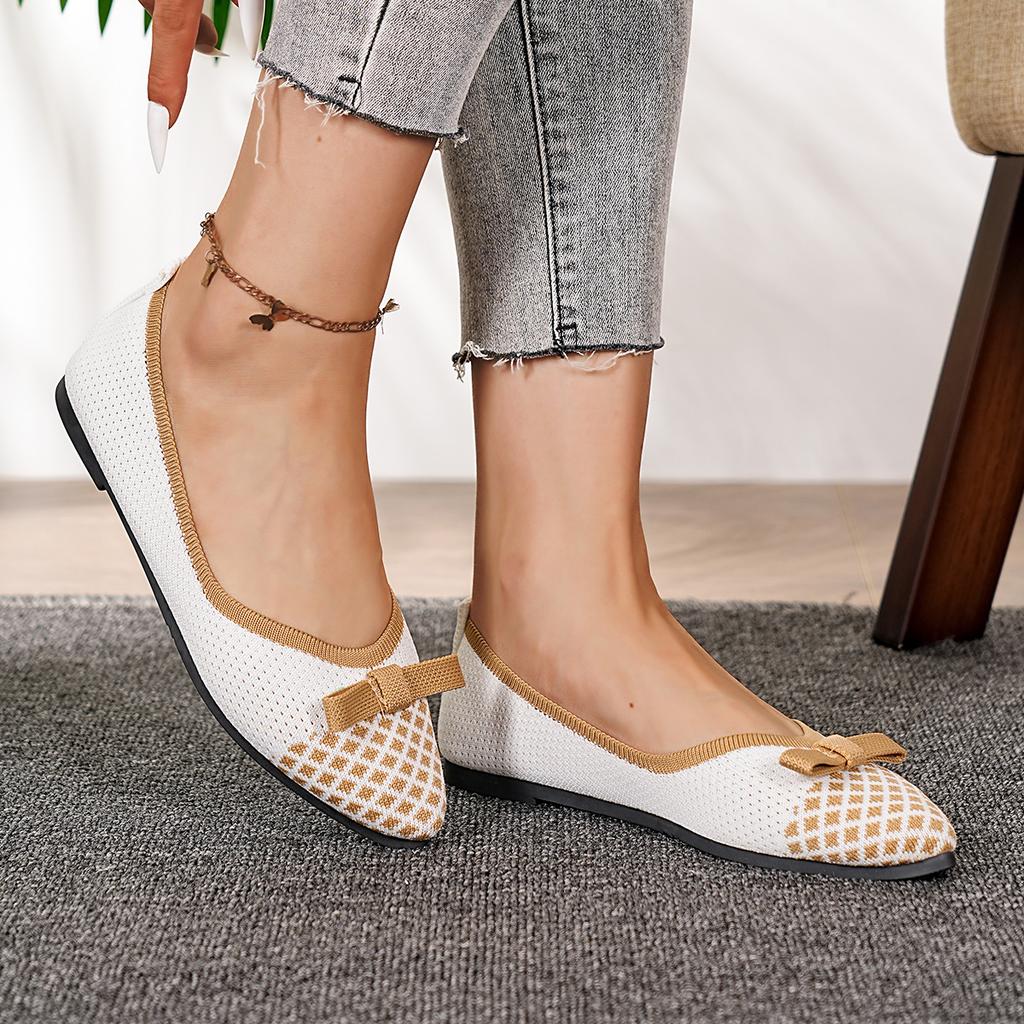 New Women Knitted Slip on Flats Shoes Breathable Comfortable Walking Sneakers Women Trend Casual Pointed Toe Walking Loafers
