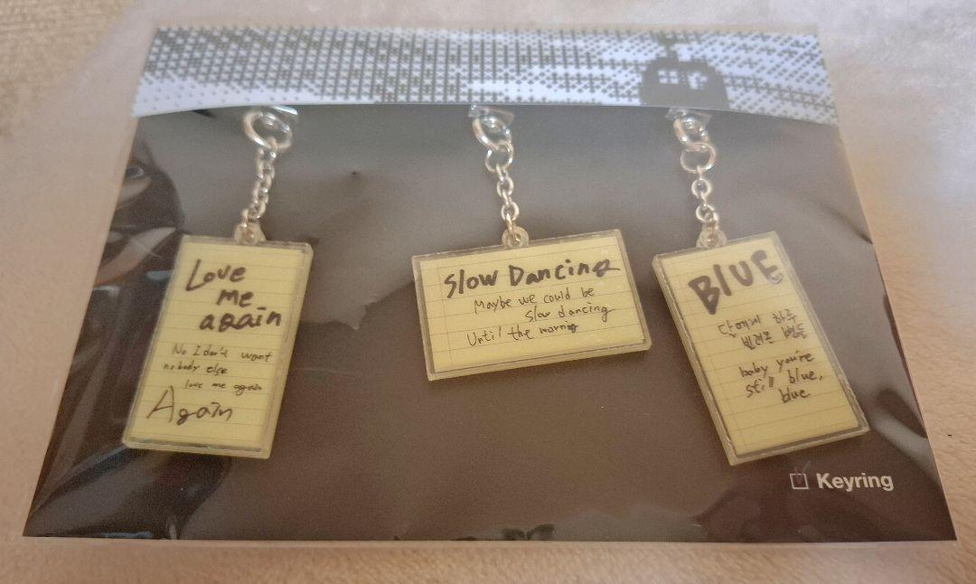 

[USED] Official BTS V Tae LAYOVER Keyring