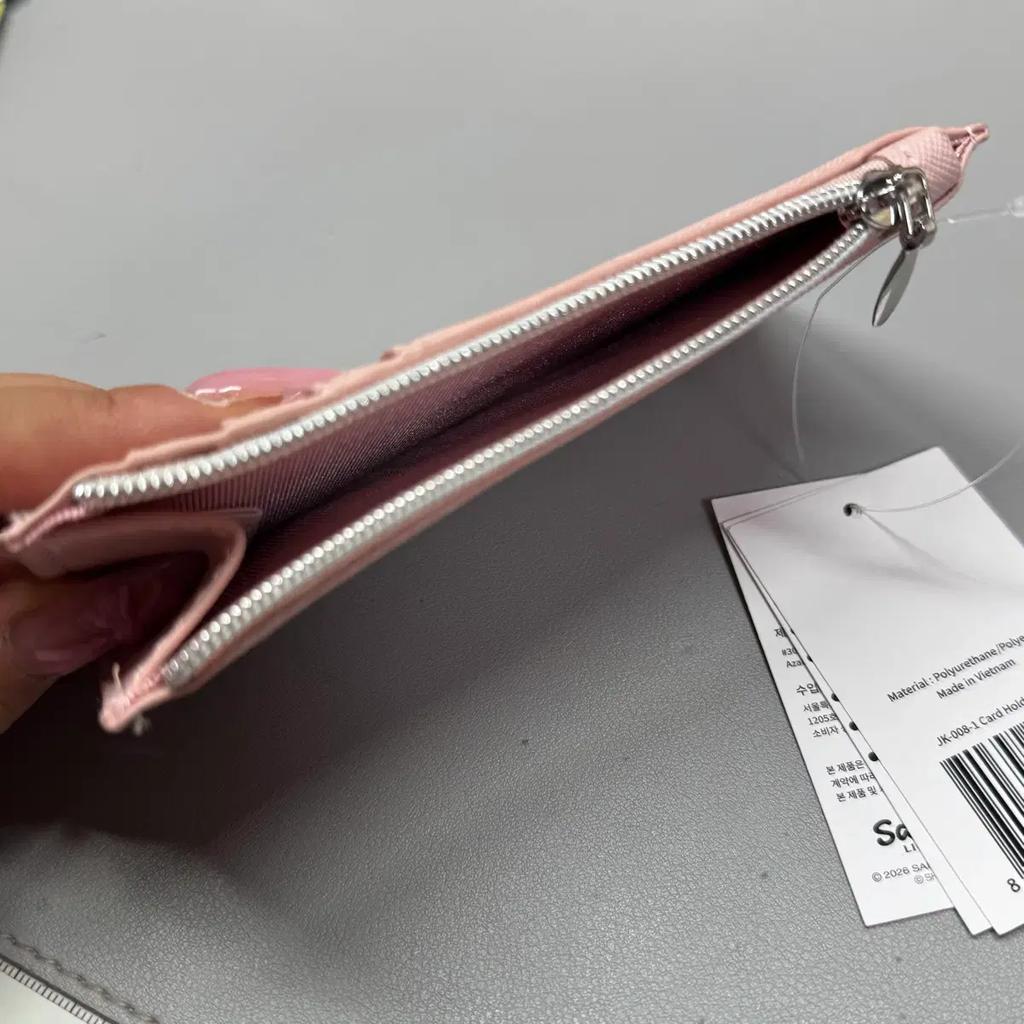 Index Hello Kitty collaboration card wallet
