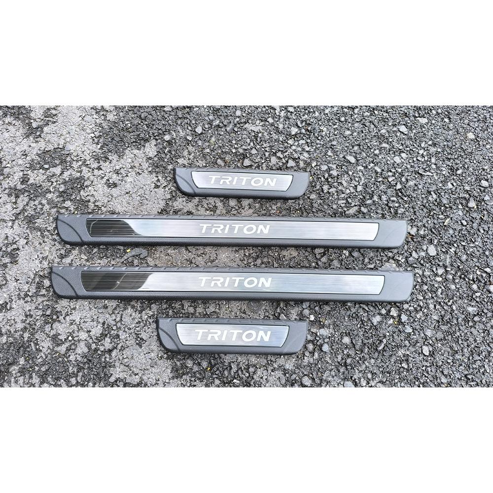 

Car For Mitsubishi Triton 2024 2025 Accessories Door Sill Threshold Protector Trim Auto Scuff Plate Pedal Styling Stickers чорний