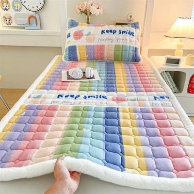 Plush Quilted Velvet Mattress Pad: Warm, Foldable & Machine Washable for Dormitory Use