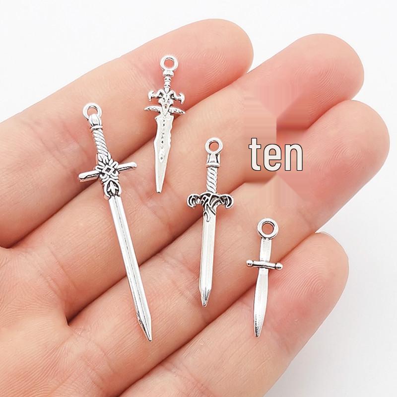 Retro Gotycki Miecz Sztylet Wisiorek DIY Stop Metalu Akcesoria Biżuteria