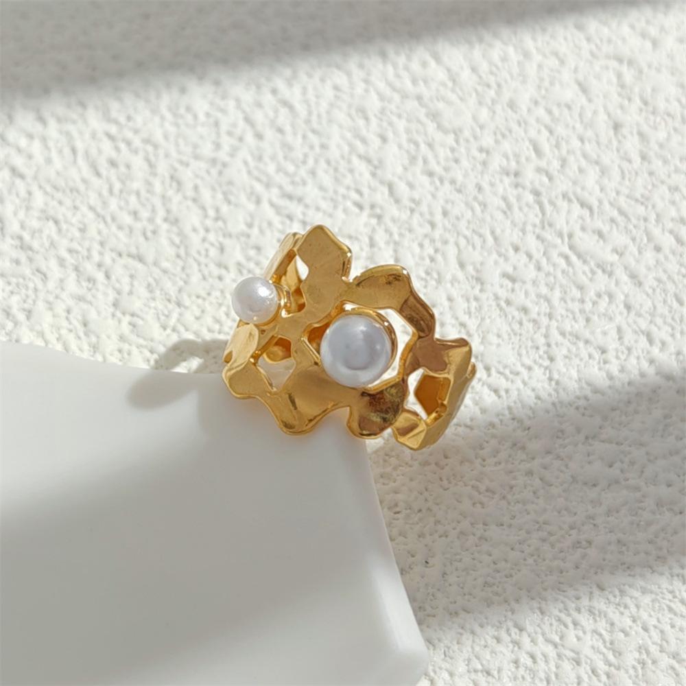 Stainless Steel Pearl Geometric Retro French Finger Ring - Exquisite High-End Jewelry.