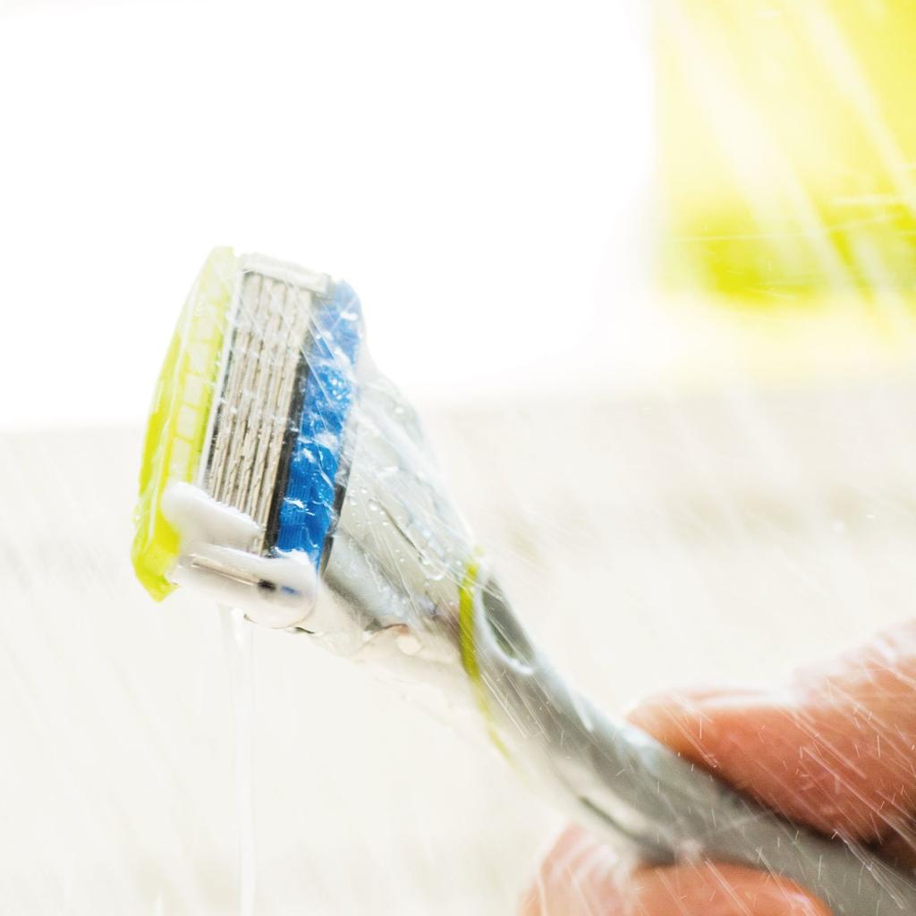 Schick Hydro 5 Razor for Sensitive Premium Includes 2 Refill Blades 5-Blade Men's Skin, Holder, (One Pre-Installed)