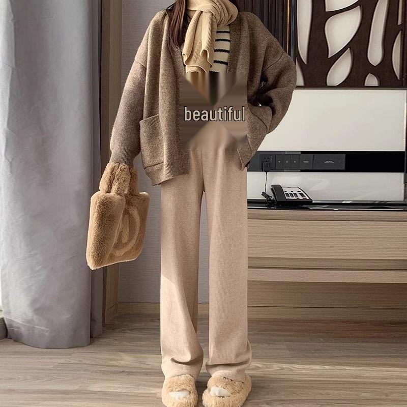 

Plus Size Wide Leg Maternity Pants - Winter Velvet, Non-Constricting Belly, Petite Fit Medium [80-110 jin]