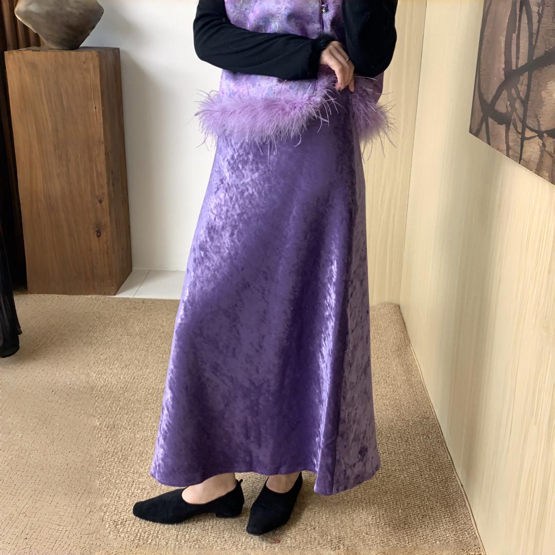 

Women s Retro Velvet A-line Long Skirt - Elastic Waist, Slimming, Large Hem for Autumn/Winter Large