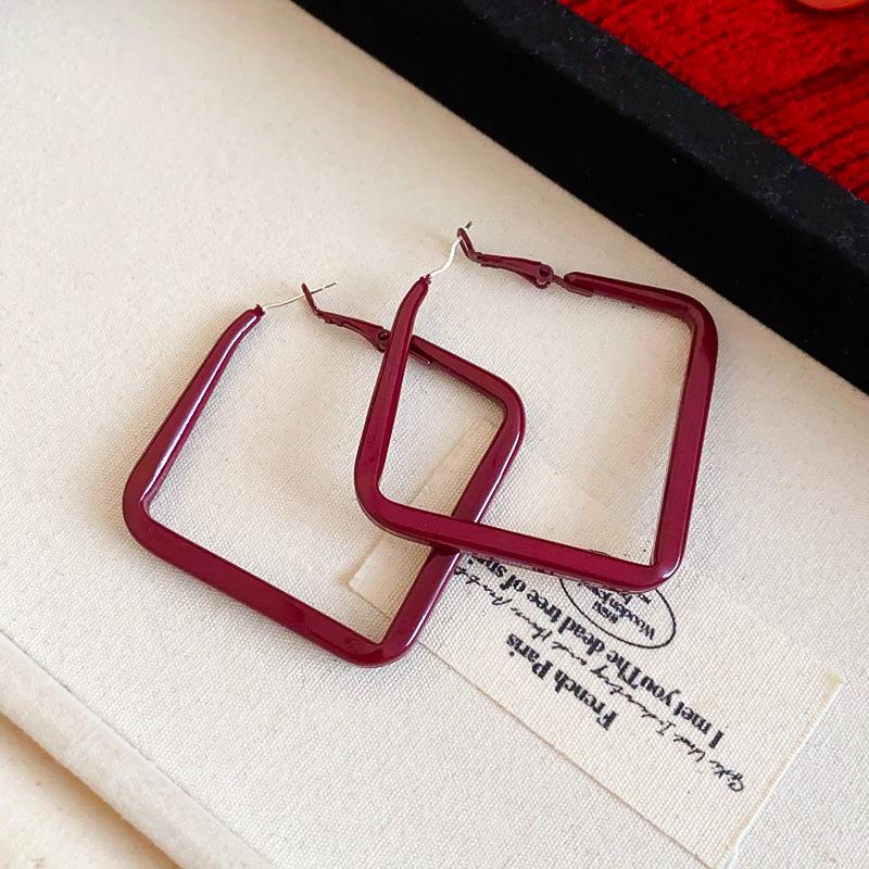 Silver Needle Red Drip Geometric Ear Cuffs - Retro Light Luxury Earrings for Women, Autumn/Winter Collection