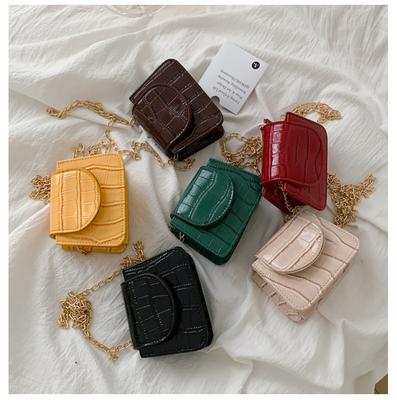 Kadın Mini Tote Çanta Yeni Timsah Desenli Kapaklı Messenger Çapraz Çanta Kadın Basit Omuz Çantası Küçük Kare Bayan Çantası