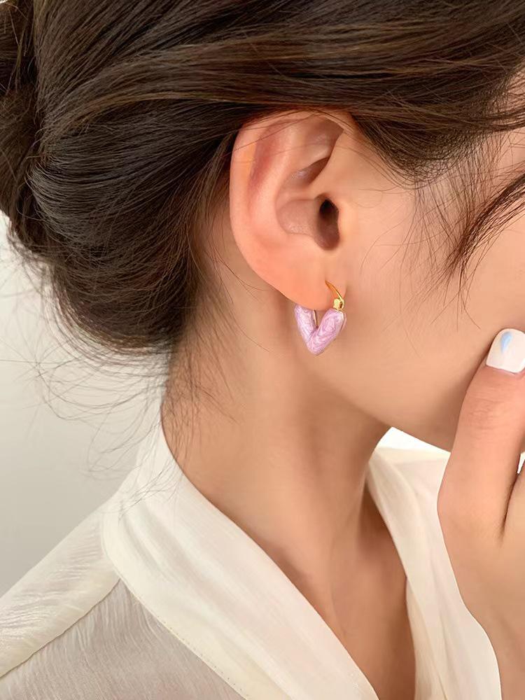 Серьги-сердечки в стиле Чжоу Юйтун - Трендовый нишевый дизайн высокого класса 2023 года для женщин