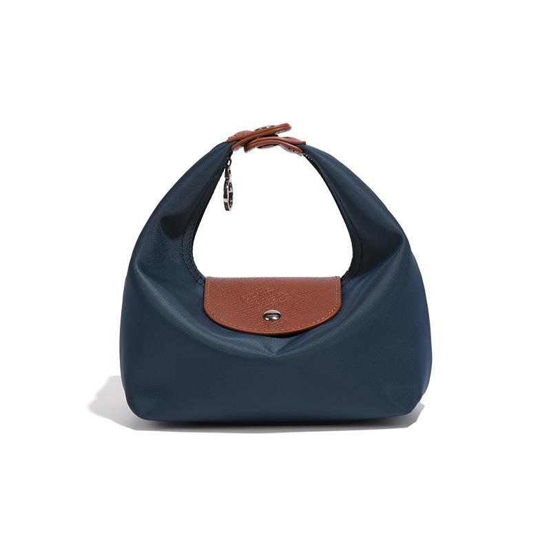 Niche Design High-End Handbag Women'S Fashion Commuter Underarm Bag Shoulder Bag Simple And Versatile Water