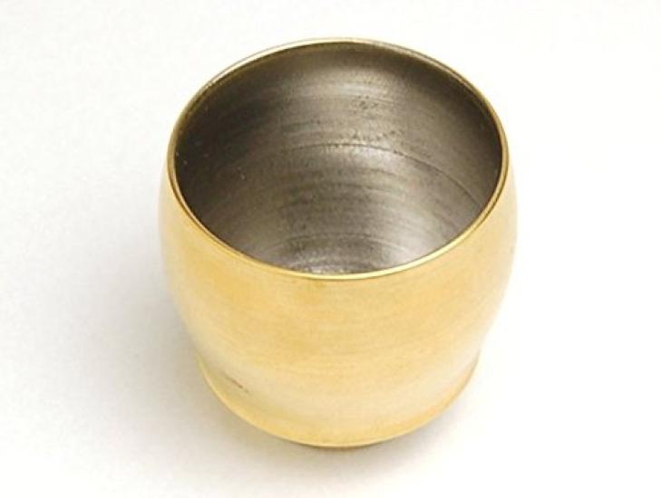 Stylish Arita ware sake glass with a Kinkakuji from the Takumi no Kura design, round, series.