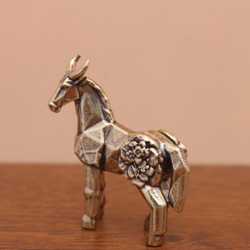 Mini Brass Geometric Horse Figurine Exquisite Flower Carving For Home Office Decor Art Collection