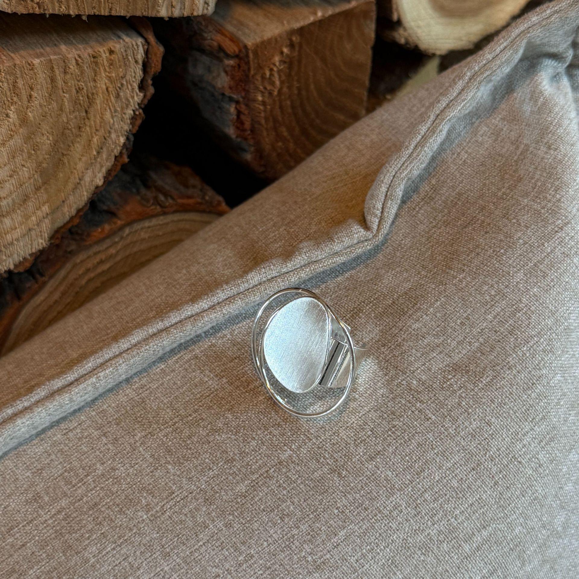 Exaggerated Brushed Metal Ring: Women s Fashionable, Versatile Design Adjustable Size