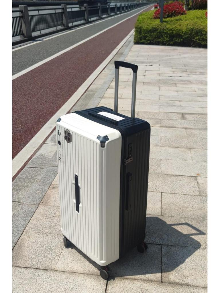 Extra Large Capacity Five-Wheel Antibacterial Suitcase with Brake Wheel and Password Lock