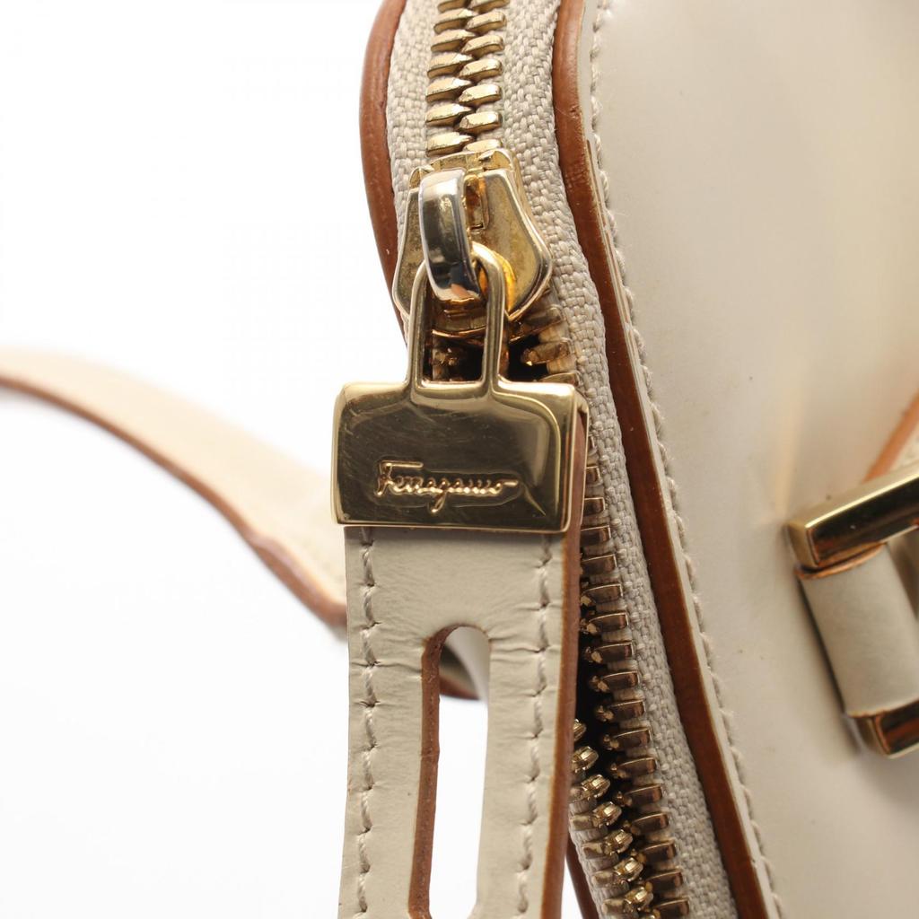 Used Salvatore Ferragamo Handbag 21 2304 leather Beige Used Women