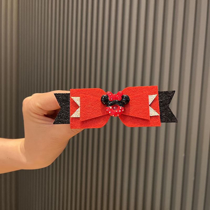 

Reindeer Fabric Bow Hair Clip - Sweet Holiday Accessory for Girls