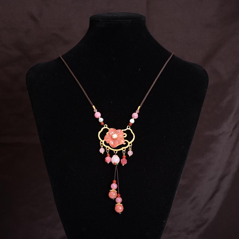 

GemChic Women s New Vintage Marble Exquisite Flower Pendant Necklace Cool Versatile Chain Fashion Birthday Christmas Jewelry Gift