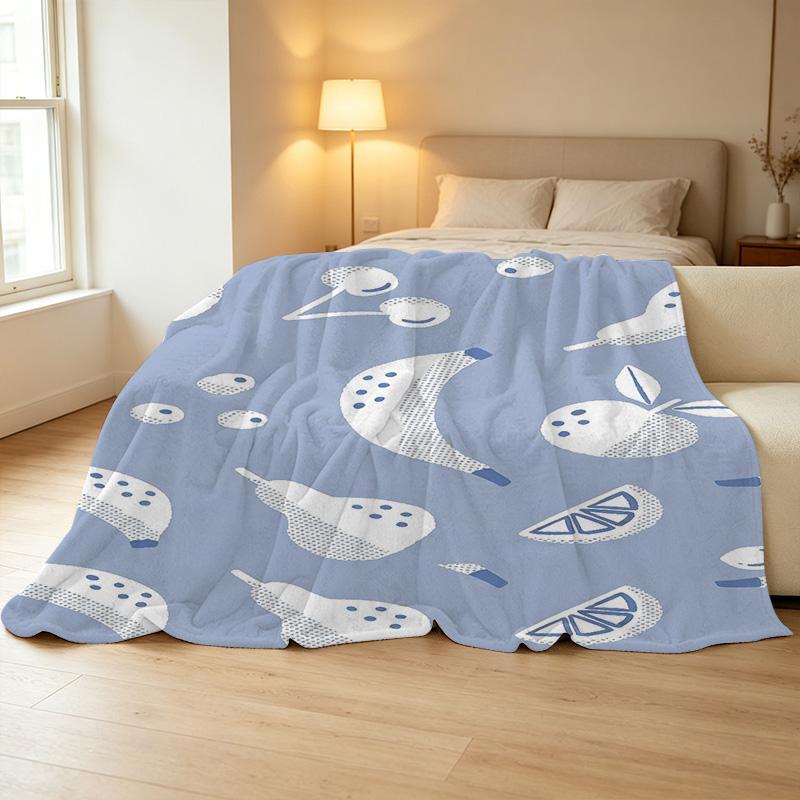 Lightweight Soft Flannel Blanket, Simple Fruit Pattern – Cozy Skin-friendly Throw for Home, Window Seat Decor, Christmas & Halloween