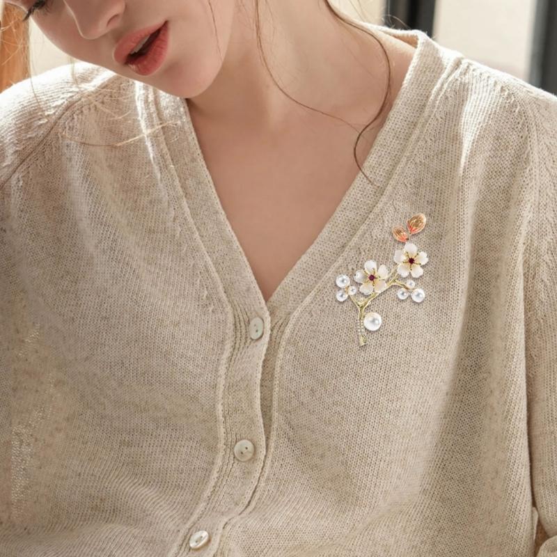Chinese Style Shell Floral Brooch Vintage Fashion Plum Flower Laple Pin for Clothes Vintage Ornament Gift For Her