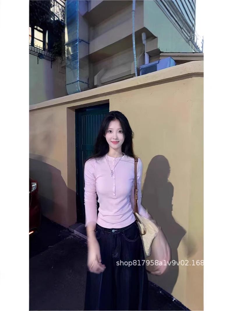 

Женская шикарная розовая двубортная футболка с V-образным вырезом и длинными рукавами, облегающего кроя, осень 2025 Medium розовый