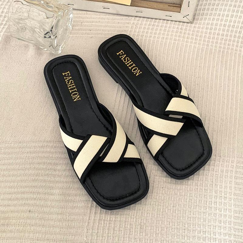 

ins trendy outer slippers women summer 2025 new small fragrant wind lady flat bottom seaside fairy beach sandals 40