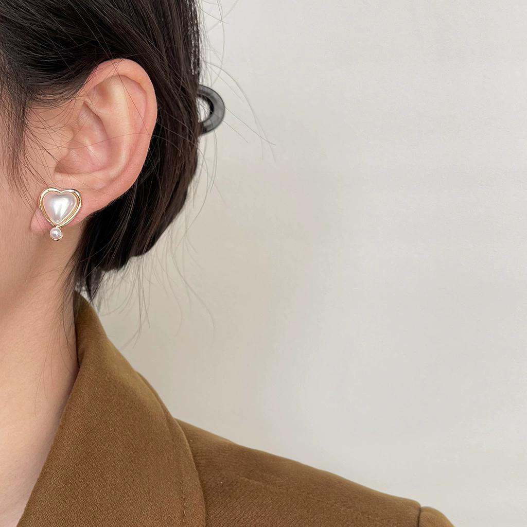 Elegant Pearl Heart Ear Stud Piercing Earrings For Women Lady French Fashion New Jewelry Gift Party Wedding