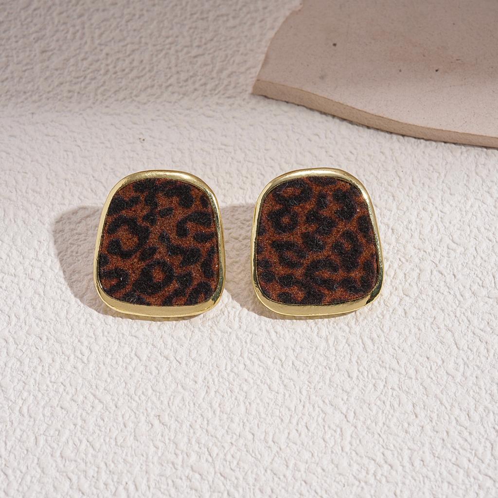 Autumn and winter flocking leopard print geometric round square stud earrings retro Maillard simple niche earrings