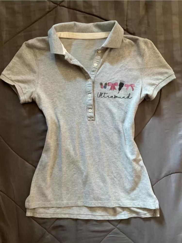 

Вышитая футболка-поло с коротким рукавом и воротником-поло, женская, летний дизайн, для горячей девушки, винтажный преппи-стиль, короткие тонкие футболки, наряды M серый